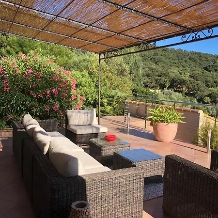 Maison Vue Mer Sur Les Iles D Or فندق مبيت وإفطار *