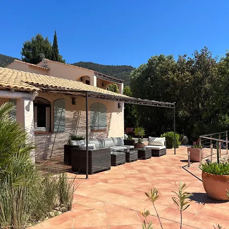 Maison Vue Mer Sur Les Iles D Or فندق مبيت وإفطار *
